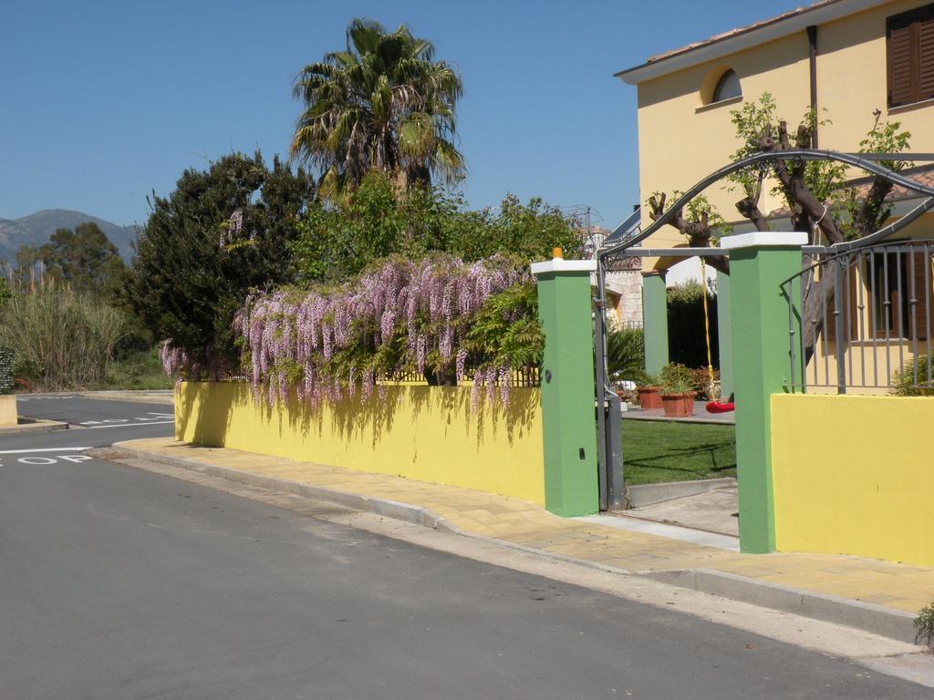 Appartamento Indipendente Al Piano Seminterrato Girasole Dış mekan fotoğraf